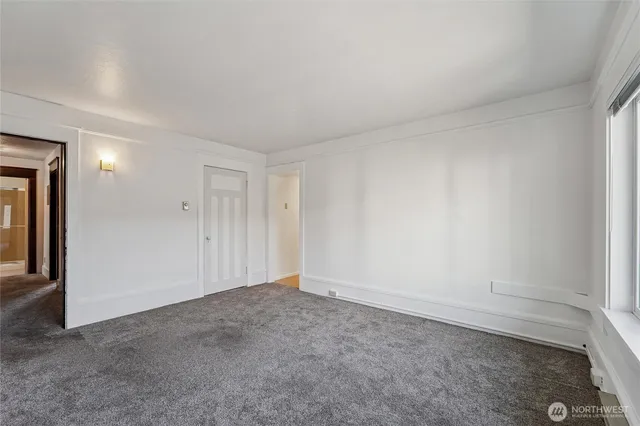 $2,500 | 1220 North 44th Street, Seattle, WA 98103