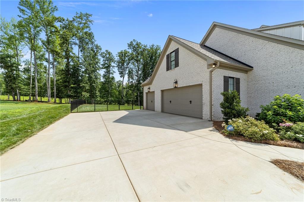 7604 Pemberly Court Oak Ridge, NC 27310 - Photo 7 of 49