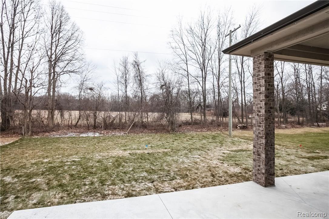 22366 Brantingham Road Macomb, MI 48044 - Photo 37 of 41 037-3644871-large.jpg