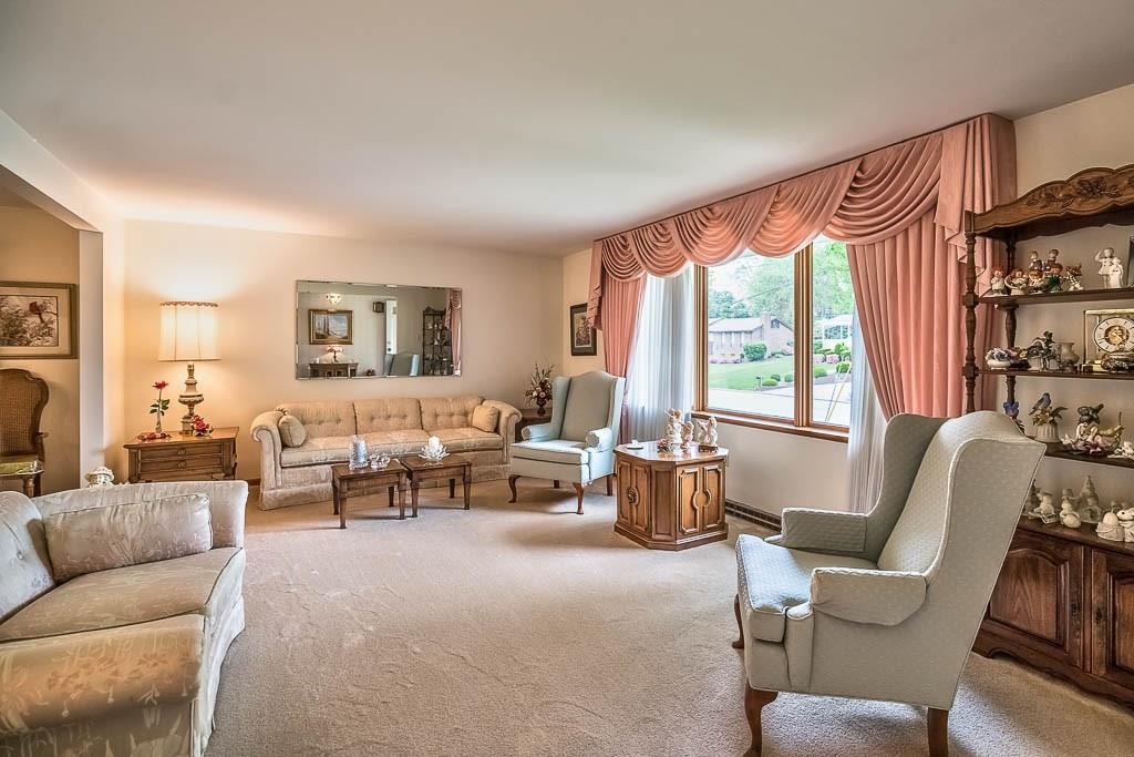 322 Nichols Road Pittsburgh, PA 15237 - Photo 4 of 25
