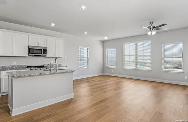 $1,700 | 7146 Magnolia Creek, Unit 101, San Antonio, TX 78252