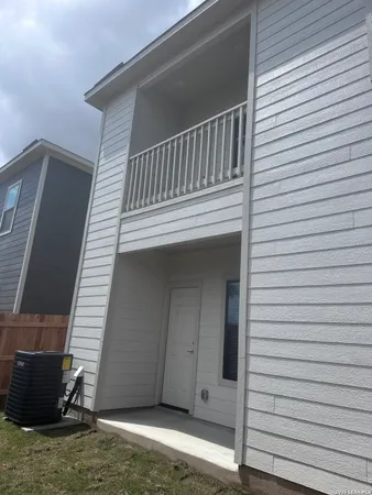 $1,700 | 7146 Magnolia Creek, Unit 101, San Antonio, TX 78252