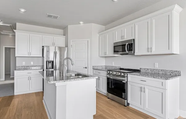 $1,700 | 7146 Magnolia Creek, Unit 101, San Antonio, TX 78252