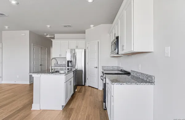 $1,700 | 7146 Magnolia Creek, Unit 101, San Antonio, TX 78252