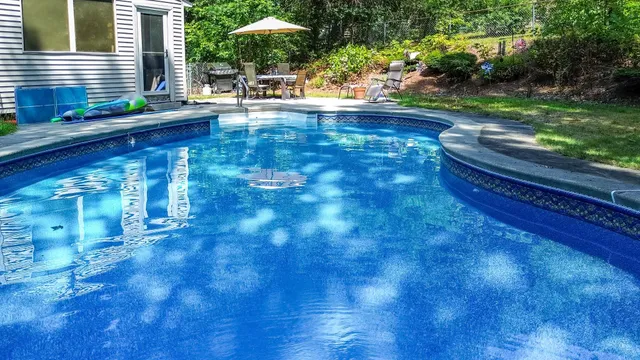 $542,500 | 32 Island Pond Road, Atkinson, NH 03811