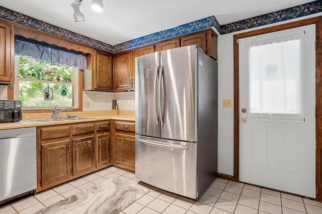 $542,500 | 32 Island Pond Road, Atkinson, NH 03811