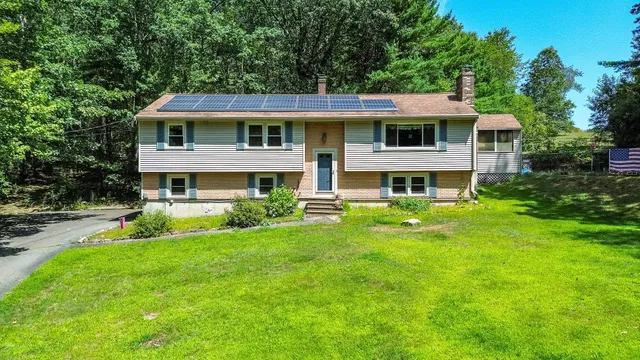 $542,500 | 32 Island Pond Road, Atkinson, NH 03811