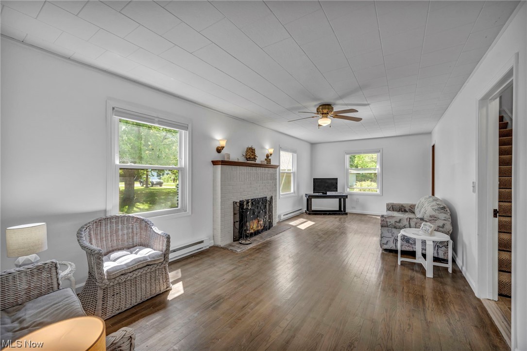 930 Barnes Road North Vermilion, OH 44089 - Photo 9 of 34 Family Room