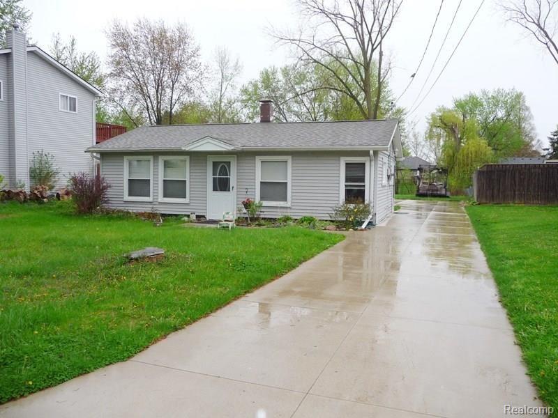 2558 Maplecrest Road Sterling Heights, MI 48310 - Photo 1 of 4 002.jpg