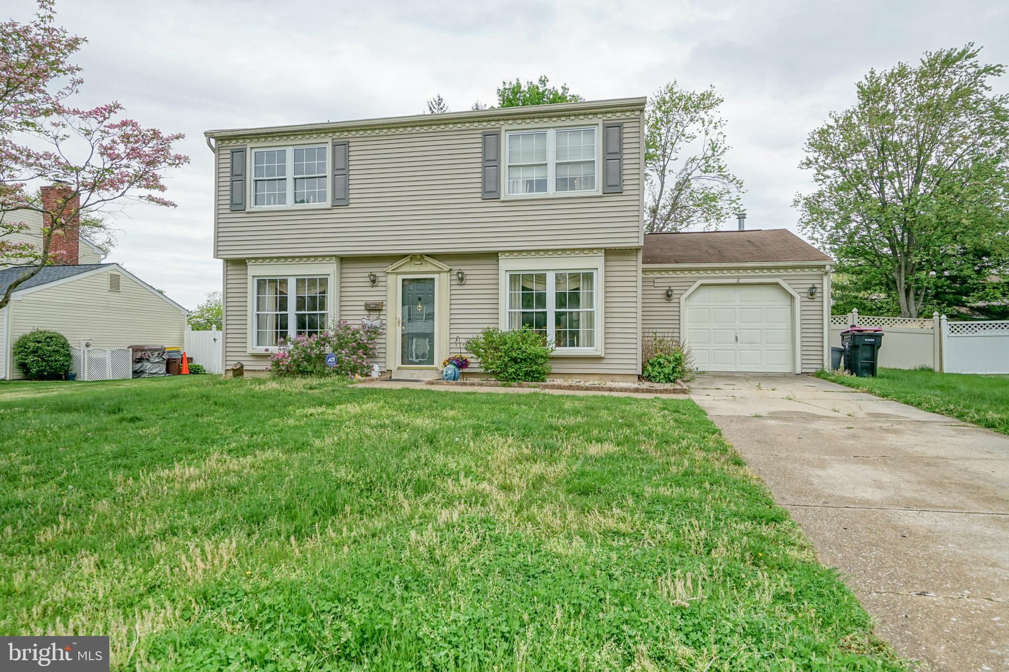 8 Hartford Road Laurel Springs, NJ 08021 - Photo 2 of 31