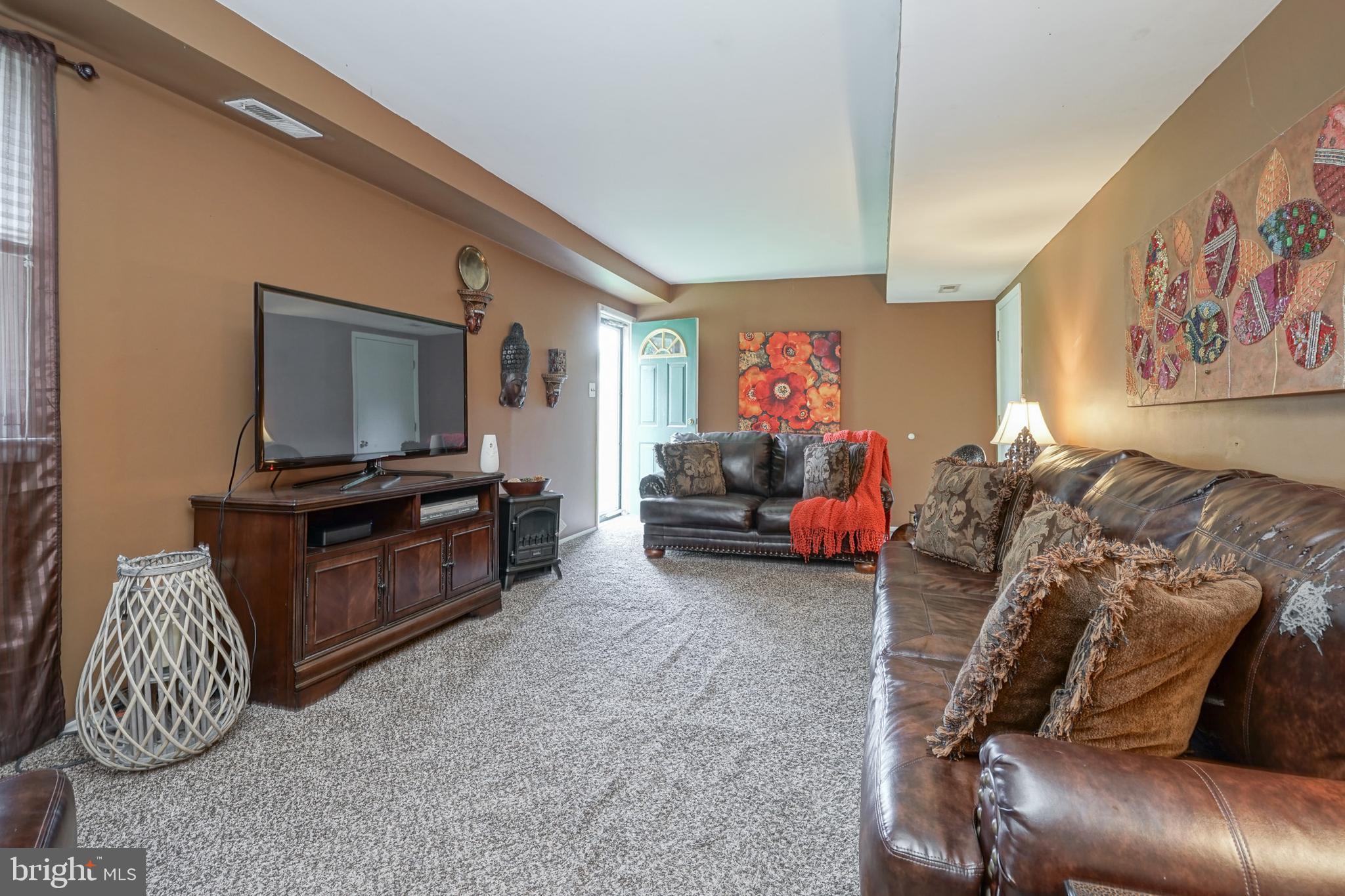 8 Hartford Road Laurel Springs, NJ 08021 - Photo 5 of 31