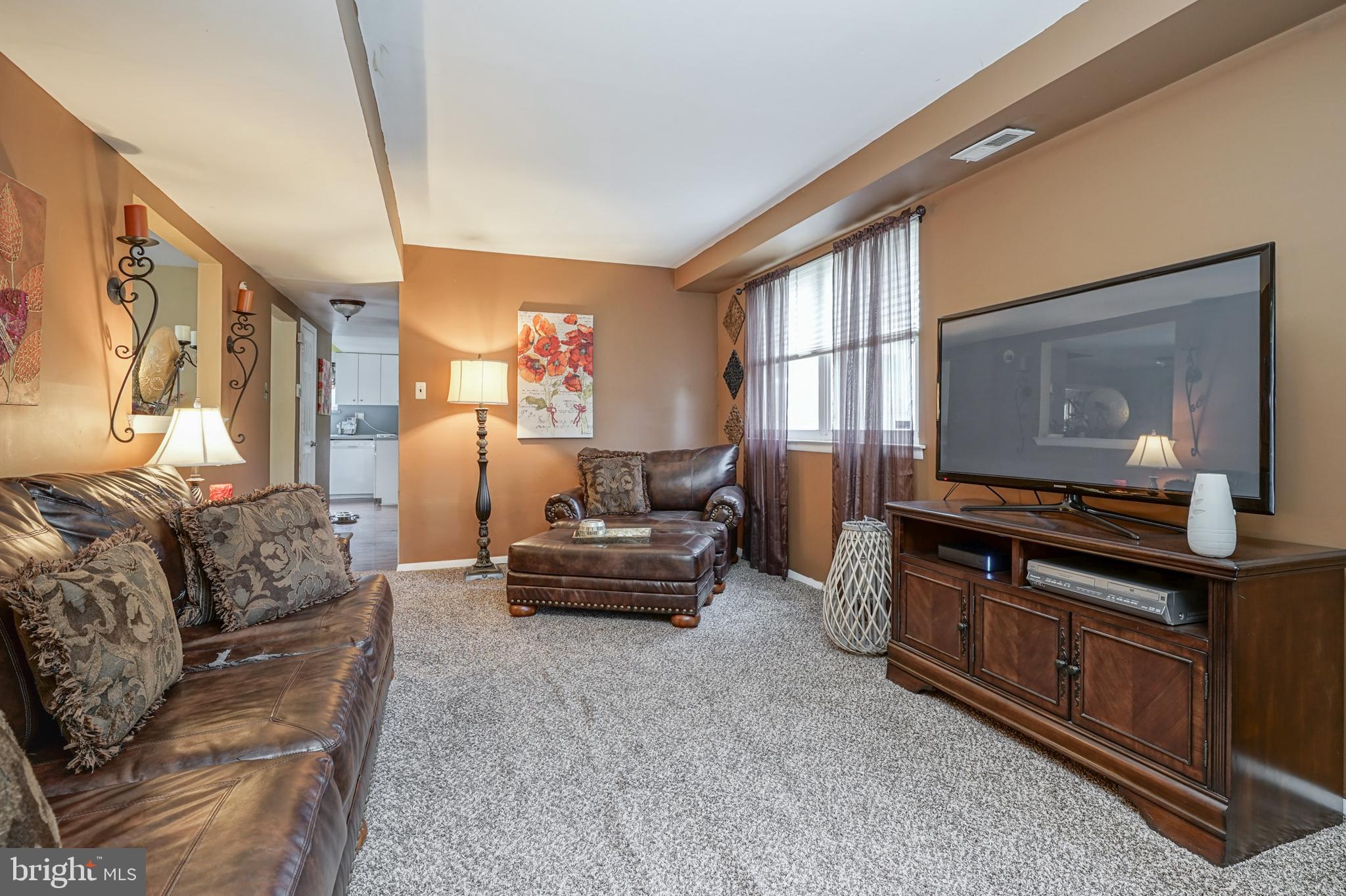 8 Hartford Road Laurel Springs, NJ 08021 - Photo 6 of 31