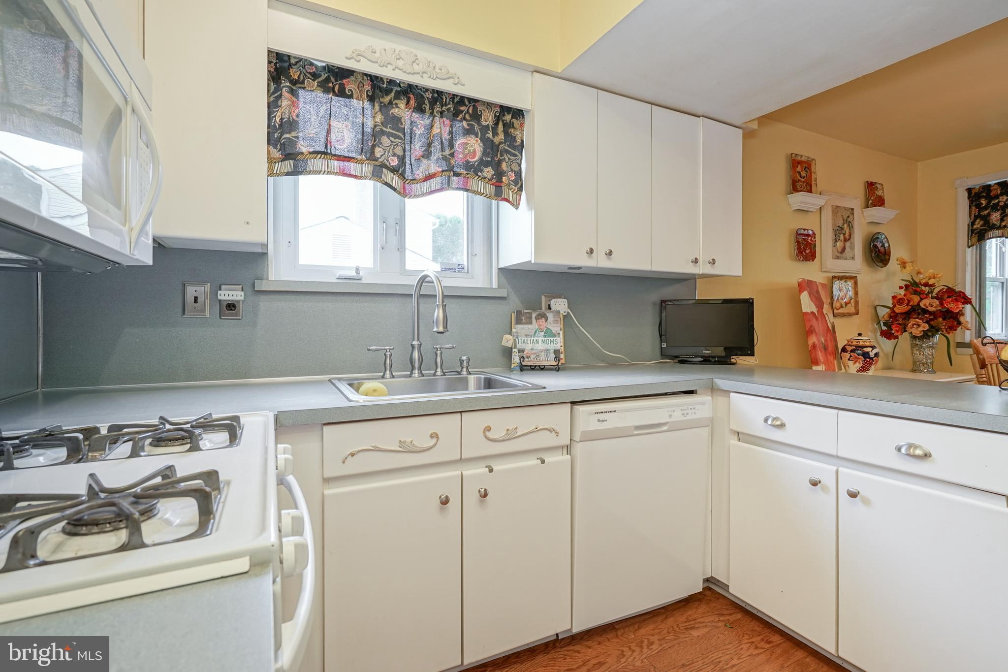 8 Hartford Road Laurel Springs, NJ 08021 - Photo 8 of 31