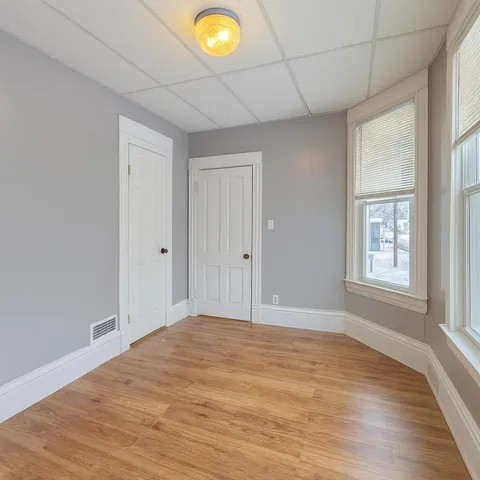 $1,100 | 1519 Superior Street, Unit LOWR, Racine, WI 53402