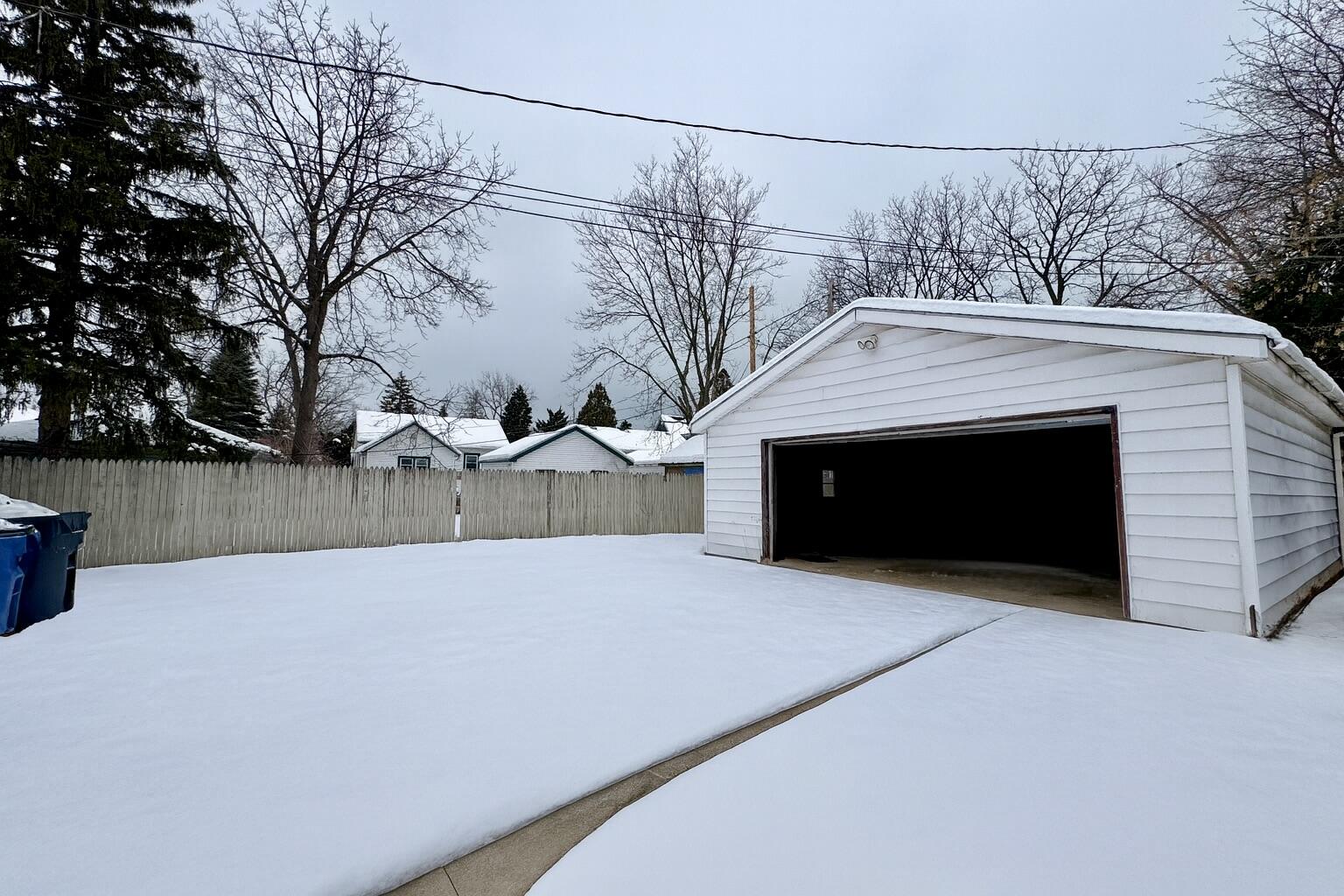 1519 Superior Street, Unit LOWR Racine, WI 53402 - Photo 10 of 12 Backyard_Garage_Photo