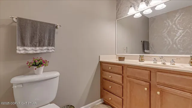 $780,000 | 389 Joanne Court, Bartonsville, PA 18321