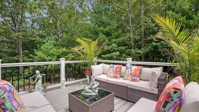 $780,000 | 389 Joanne Court, Bartonsville, PA 18321