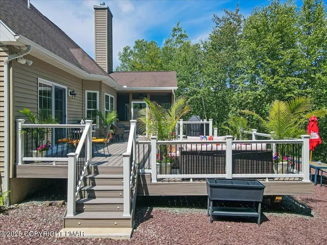 $780,000 | 389 Joanne Court, Bartonsville, PA 18321