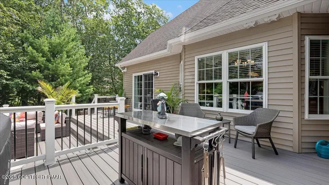 $780,000 | 389 Joanne Court, Bartonsville, PA 18321