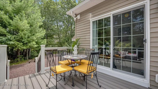 $780,000 | 389 Joanne Court, Bartonsville, PA 18321