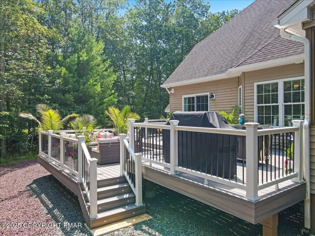 $780,000 | 389 Joanne Court, Bartonsville, PA 18321