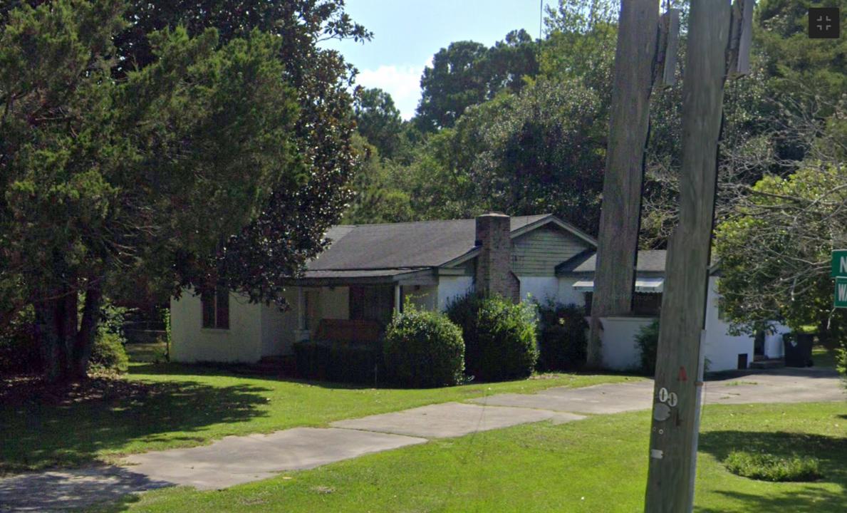 601 North Maple Street Summerville, SC 29483 - Photo 1 of 7 601 front