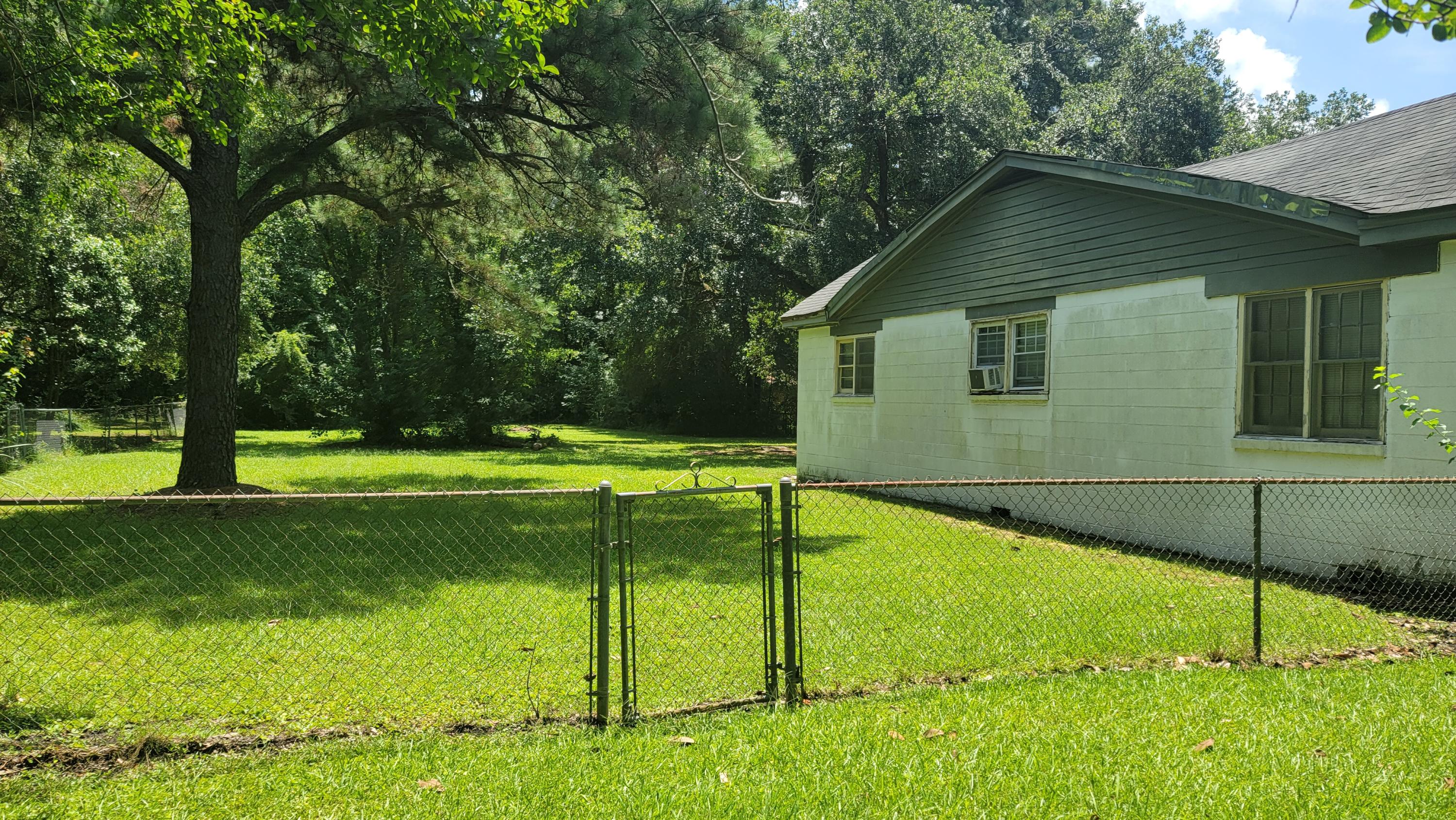 601 North Maple Street Summerville, SC 29483 - Photo 2 of 7 20210717_124915