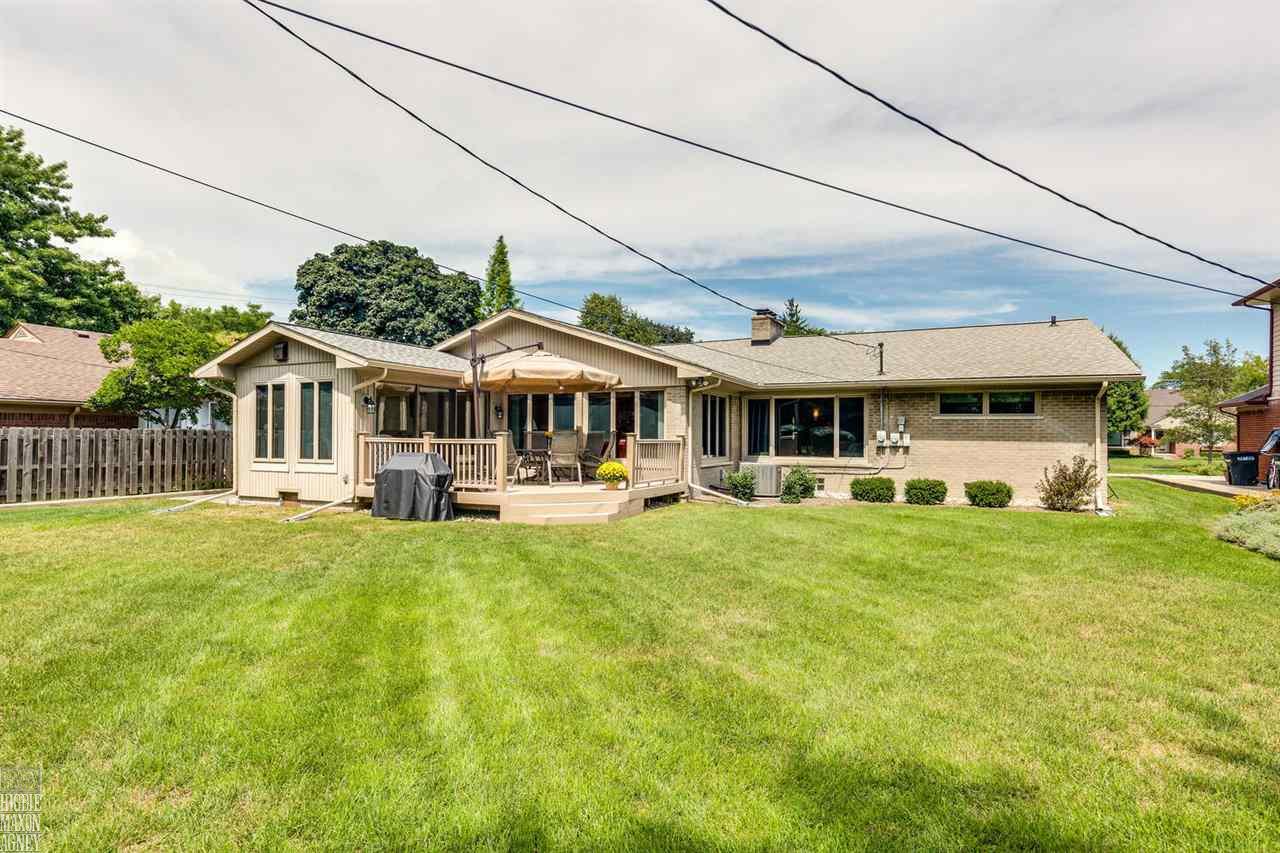 641 Roslyn Road Grosse Pointe Woods, MI 48236 - Photo 24 of 27