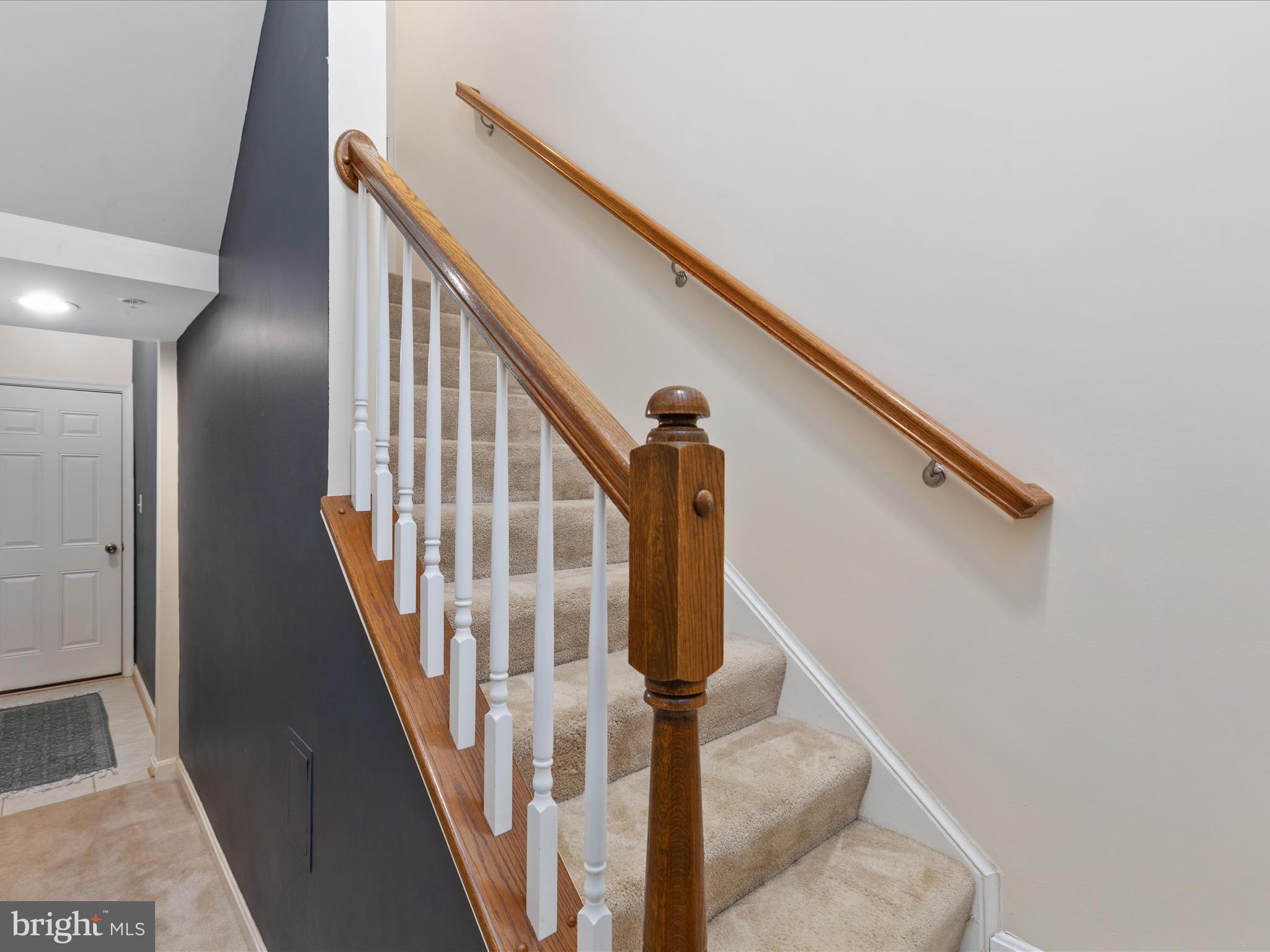 7734 Cedar Branch Drive Gainesville, VA 20155 - Photo 4 of 62 a view of entryway