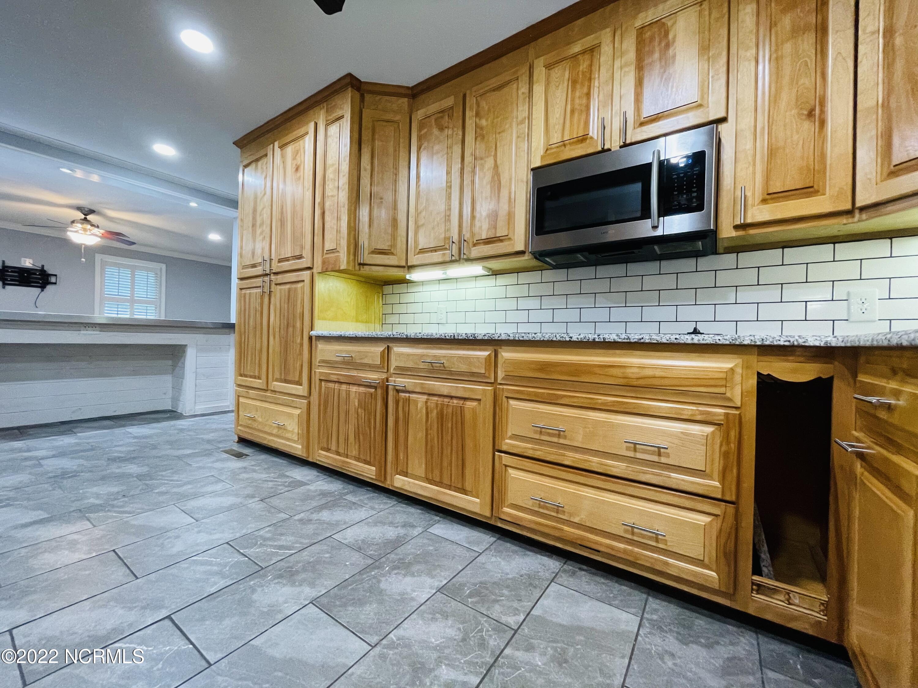 1244 Oakview Road Williamston, NC 27892 - Photo 23 of 58 Kitchen
