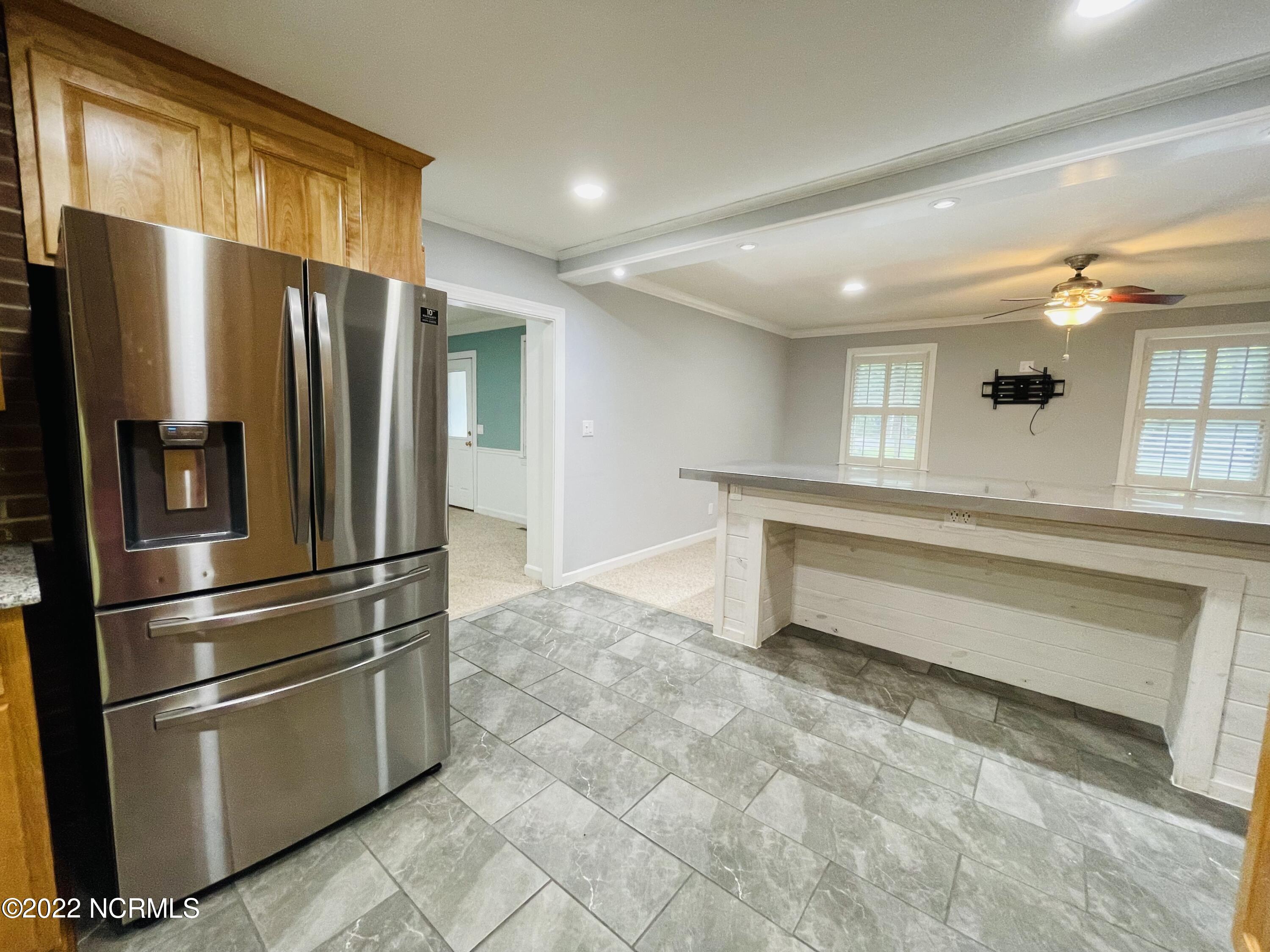 1244 Oakview Road Williamston, NC 27892 - Photo 28 of 58 Kitchen
