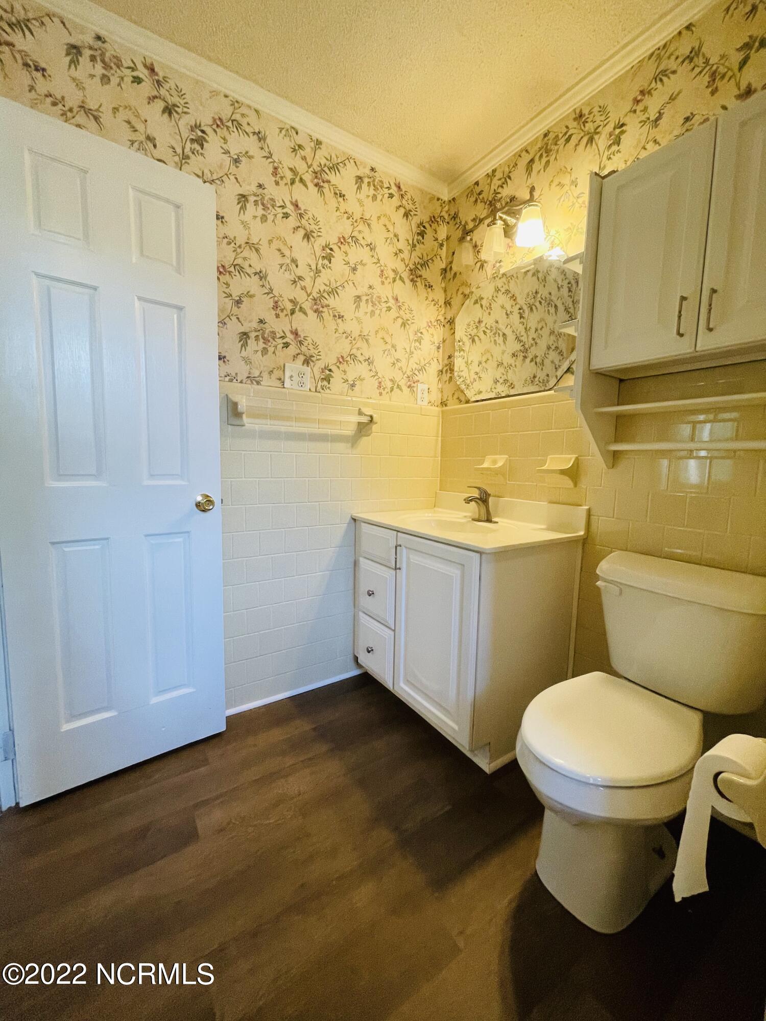 1244 Oakview Road Williamston, NC 27892 - Photo 44 of 58 Master bathroom