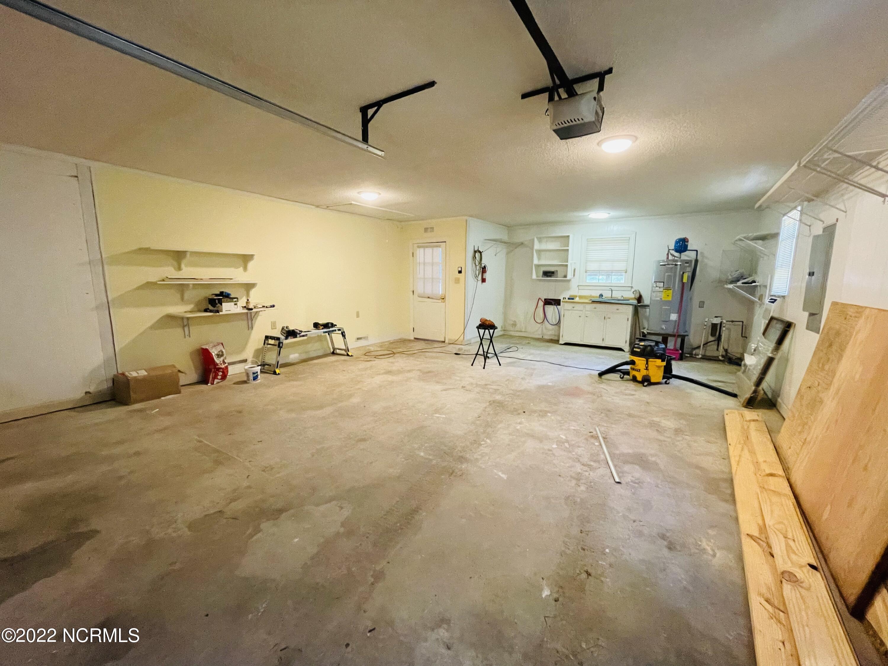 1244 Oakview Road Williamston, NC 27892 - Photo 48 of 58 Garage