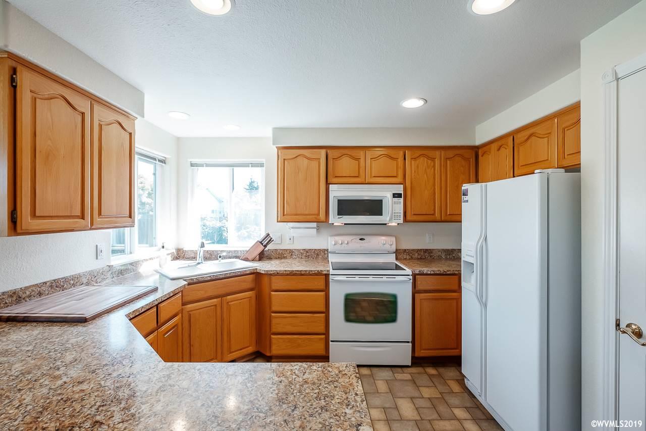 2523 Del Rio Court Southeast Albany, OR 97322 - Photo 13 of 29 Gallery Image 13