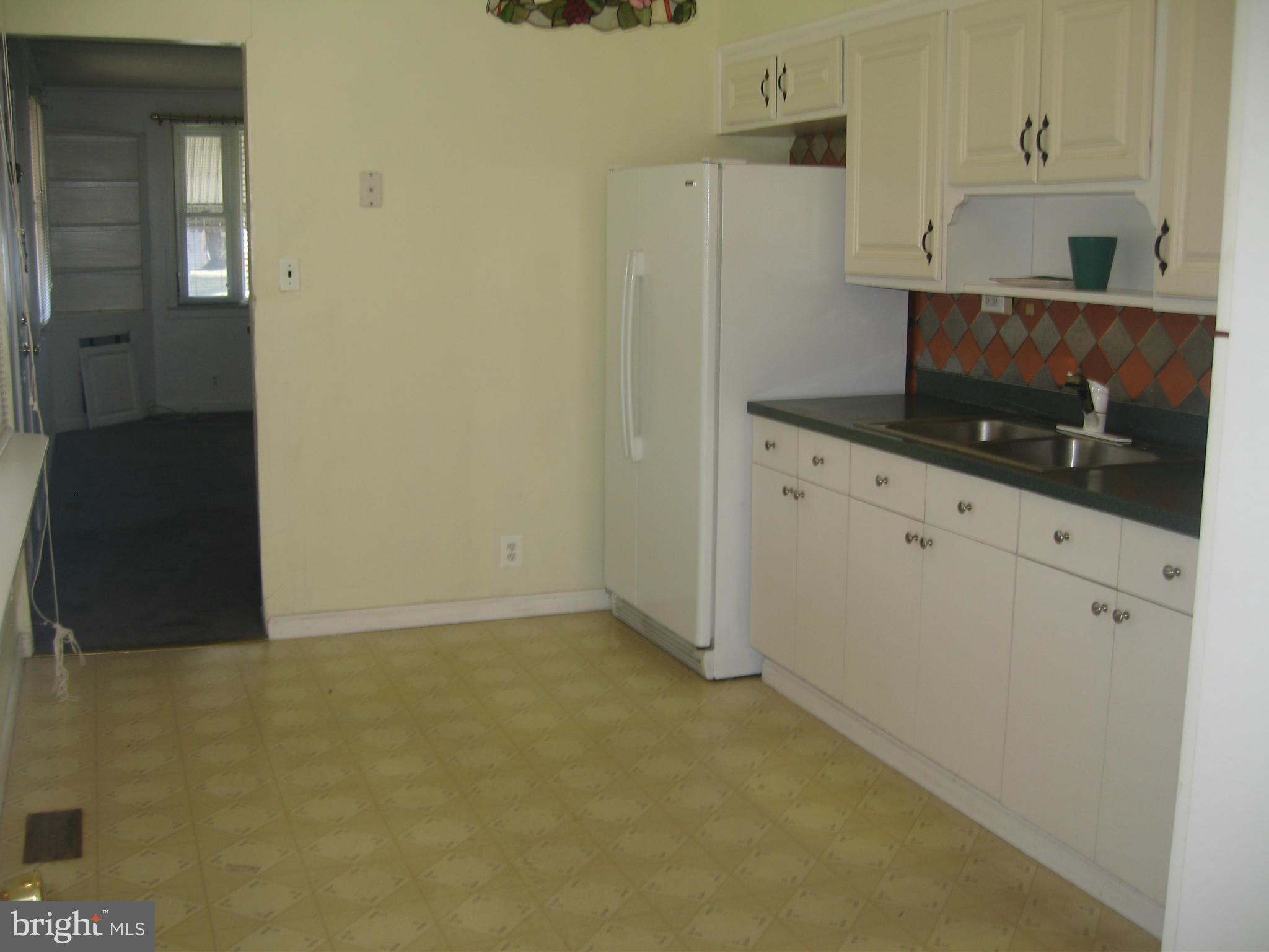 8200 Watersedge Road Baltimore, MD 21222 - Photo 6 of 27 Kitchen 3