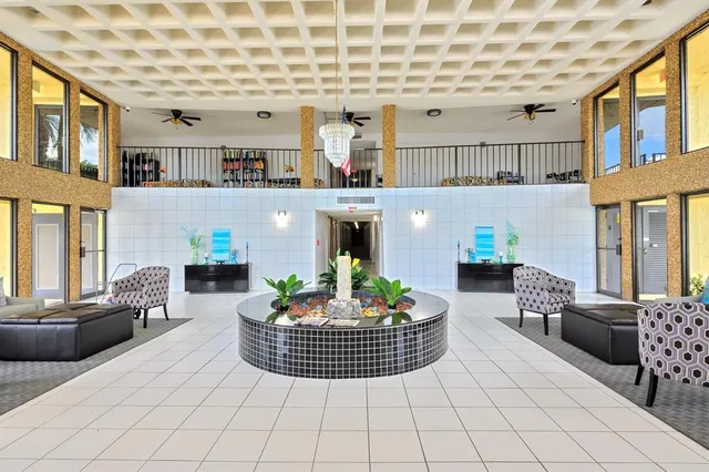 $2,000 | 9355 Southwest 8th Street, Unit 401, Boca Raton, FL 33428