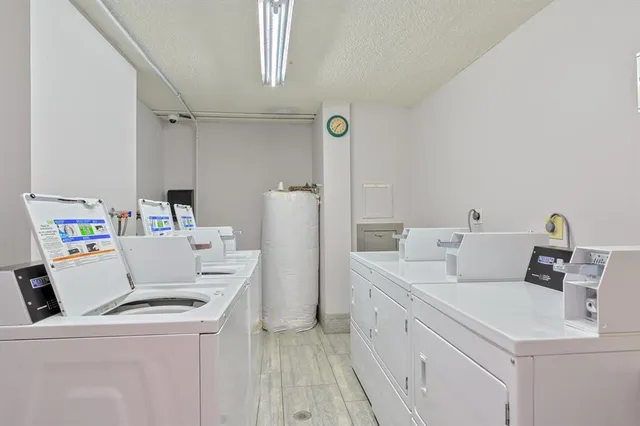 $2,000 | 9355 Southwest 8th Street, Unit 401, Boca Raton, FL 33428