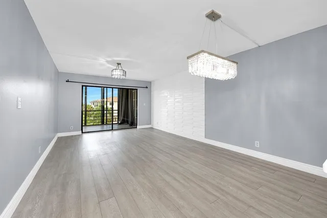 $2,000 | 9355 Southwest 8th Street, Unit 401, Boca Raton, FL 33428