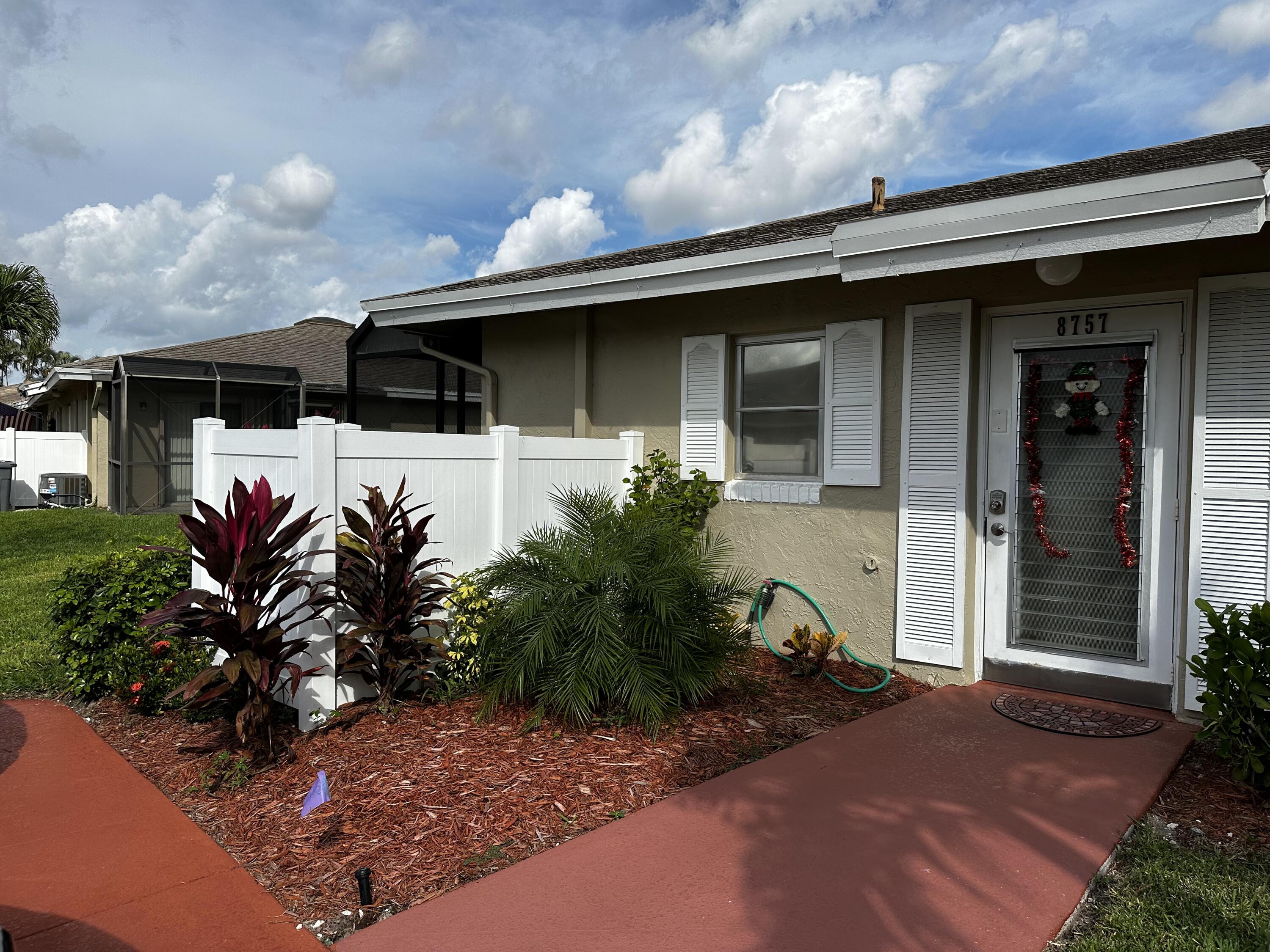 8757 Windrow Way Boca Raton, FL 33496 - Photo 4 of 51 IMG_6959