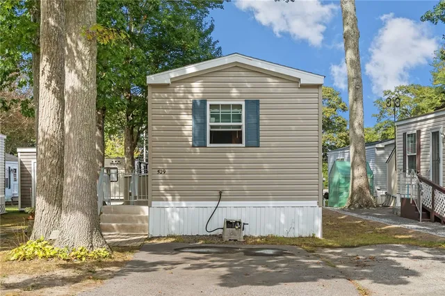 $76,500 | 529 Forest Avenue, Middletown, RI 02842