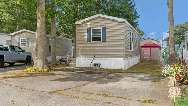 $76,500 | 529 Forest Avenue, Middletown, RI 02842