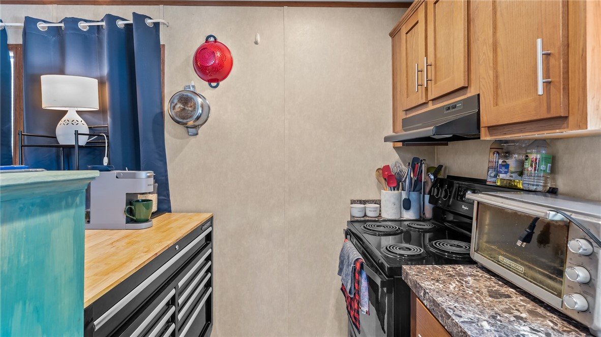 529 Forest Avenue Middletown, RI 02842 - Photo 5 of 17