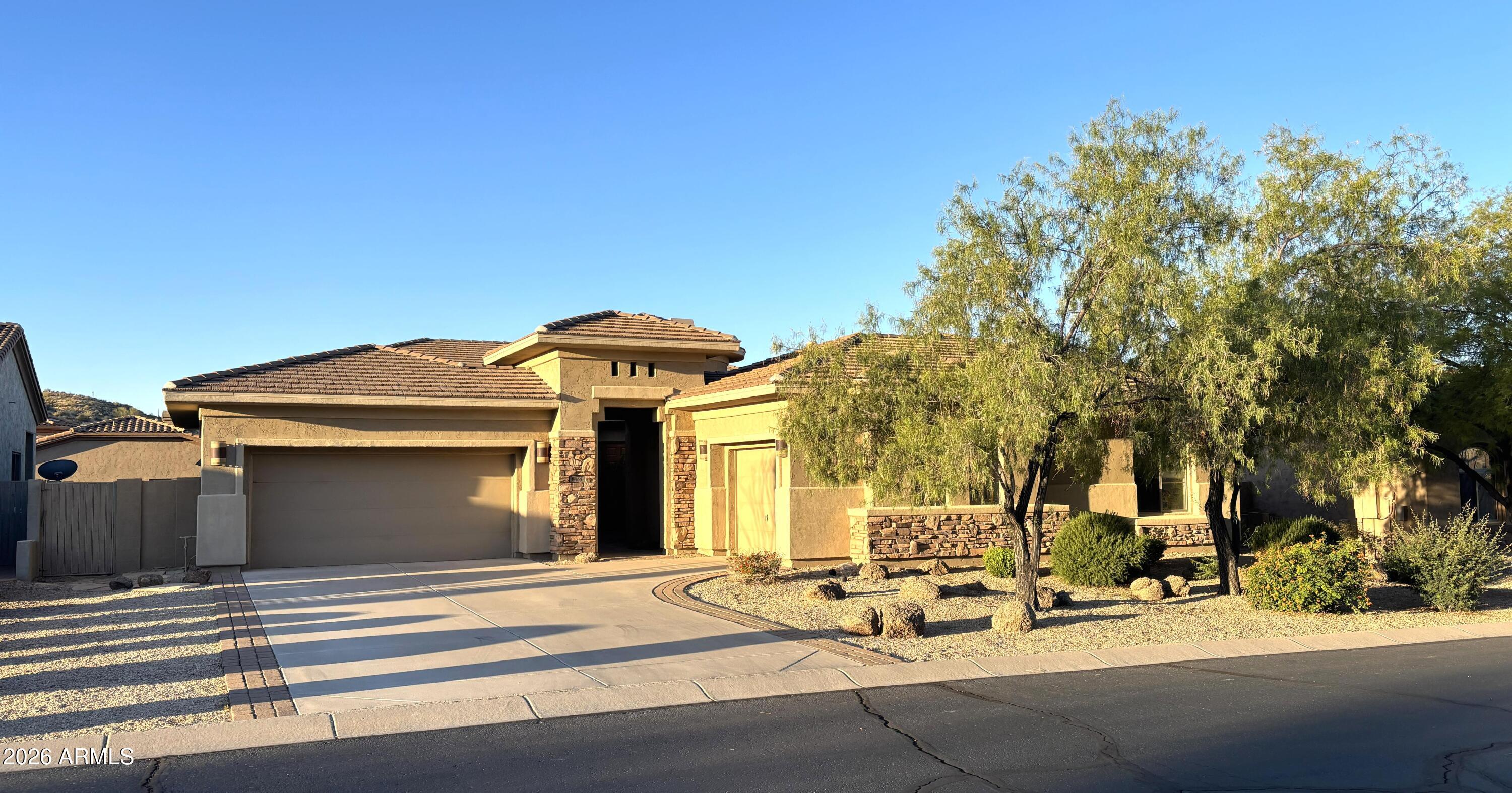 8465 Twisted Leaf Dr