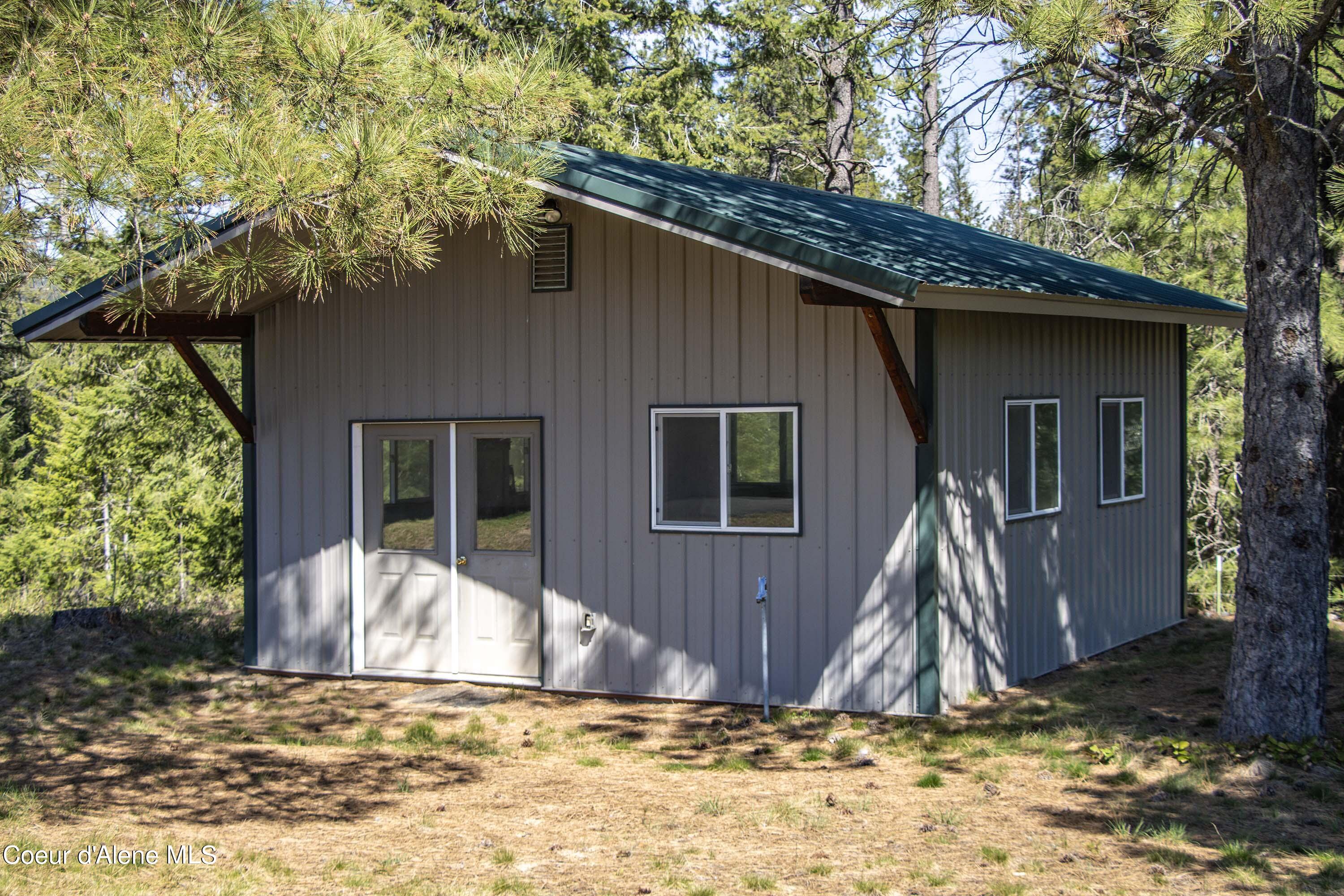 877 Heath Lake Road Sagle, ID 83860 - Photo 50 of 61 Exterior Pottery Barn