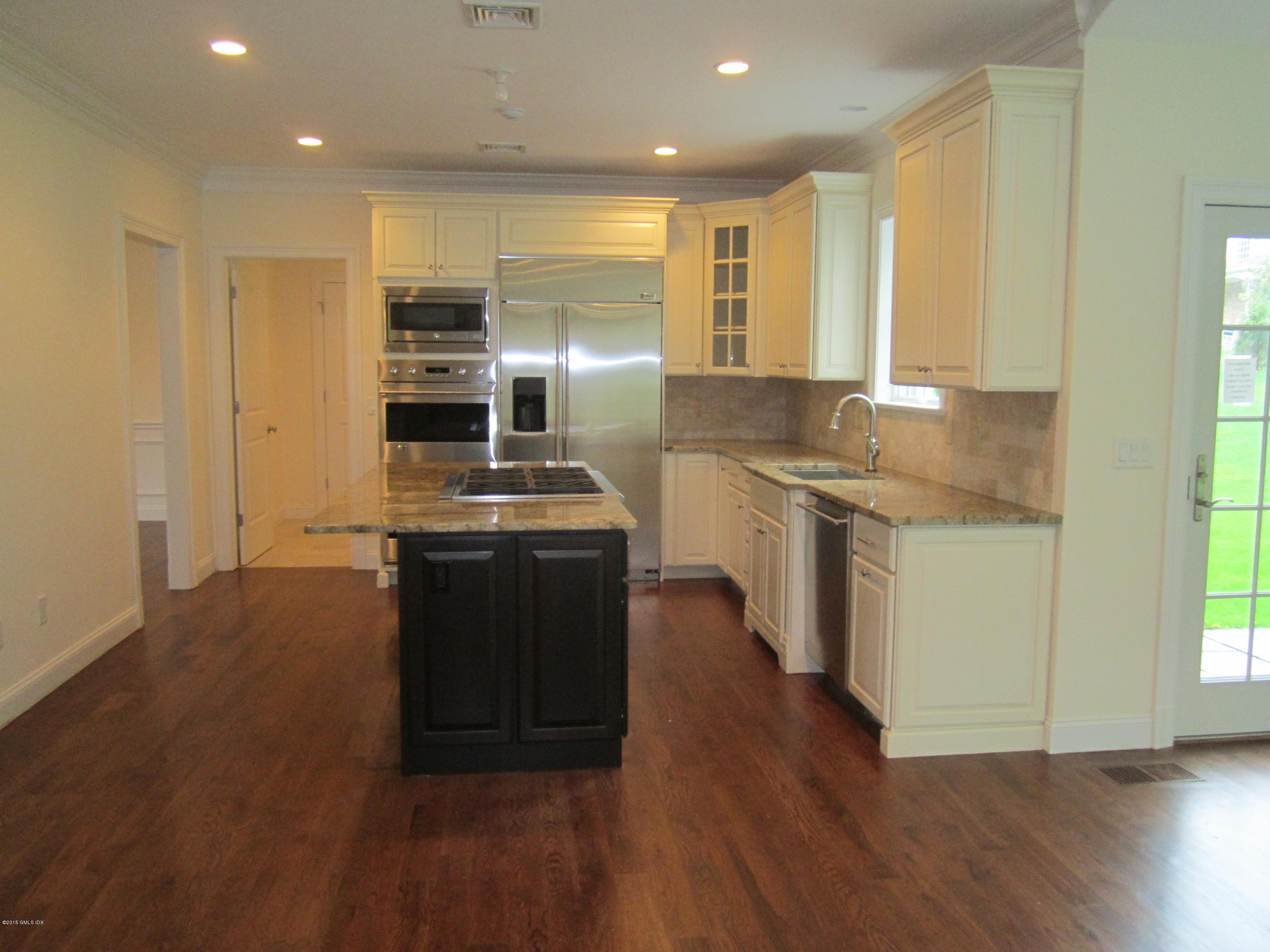 1087 Westover Road Stamford, CT 06902 - Photo 11 of 23 IMG_2308
