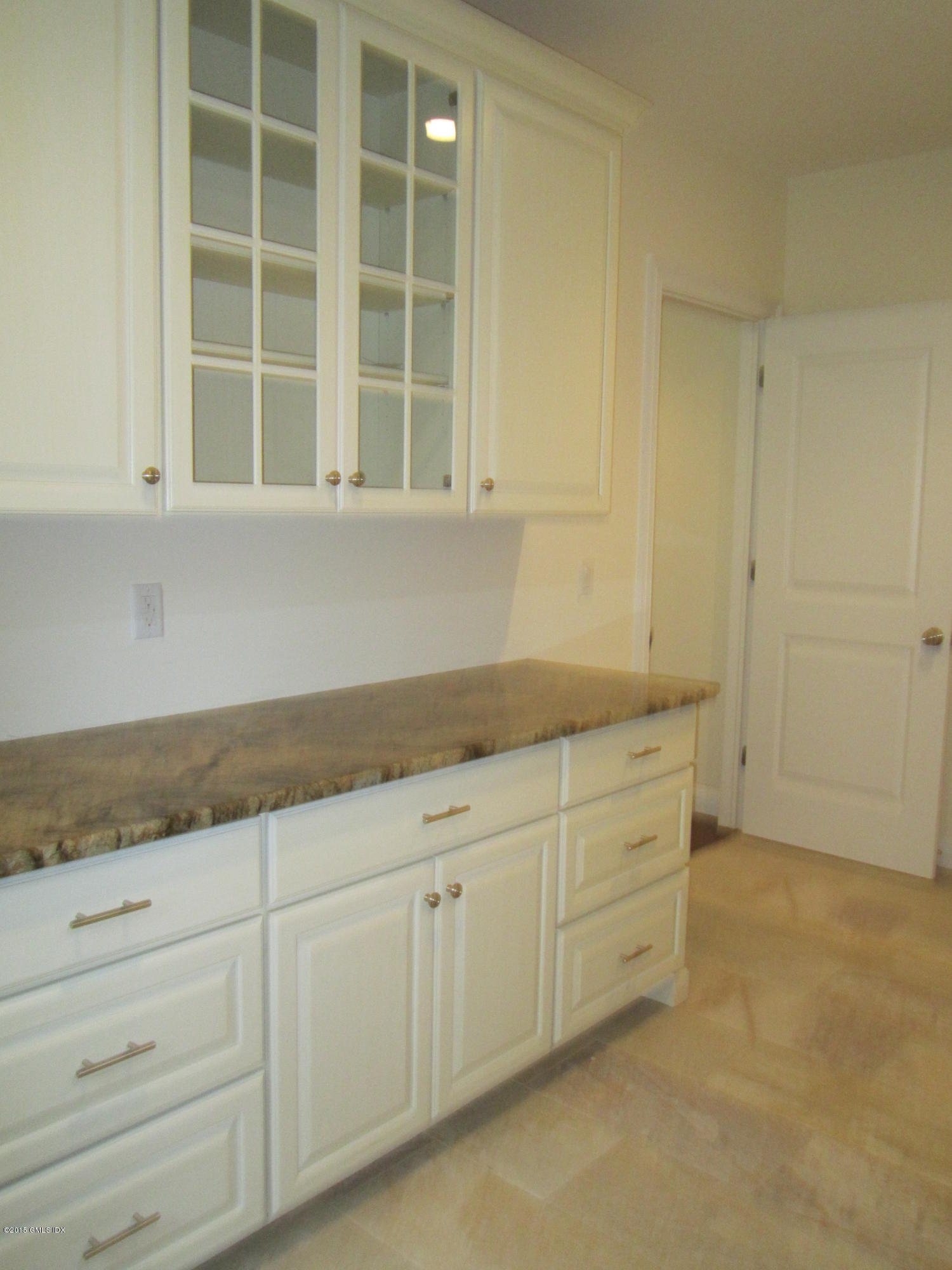 1087 Westover Road Stamford, CT 06902 - Photo 13 of 23 IMG_2307