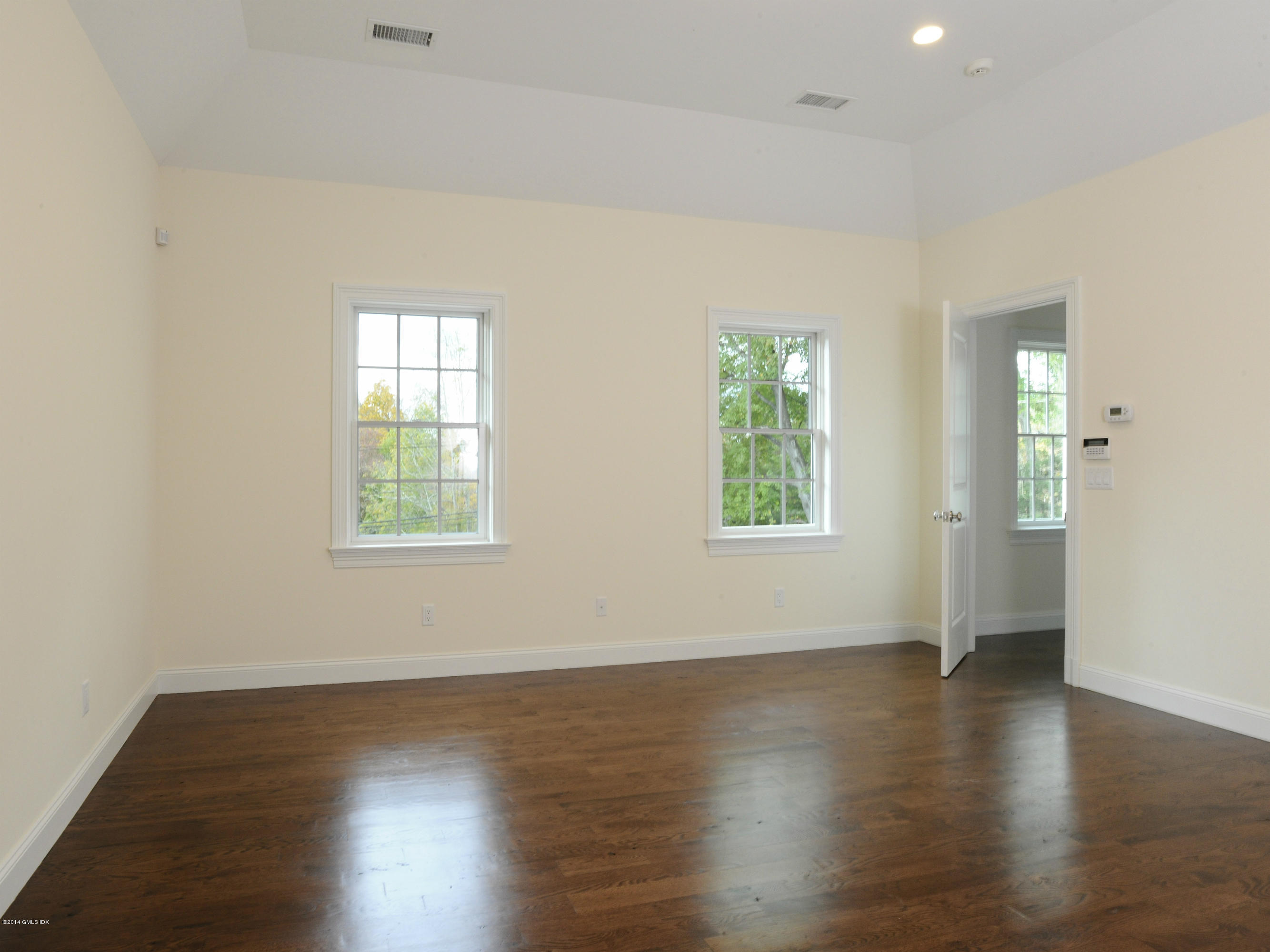 1087 Westover Road Stamford, CT 06902 - Photo 17 of 23 Mstr2-16