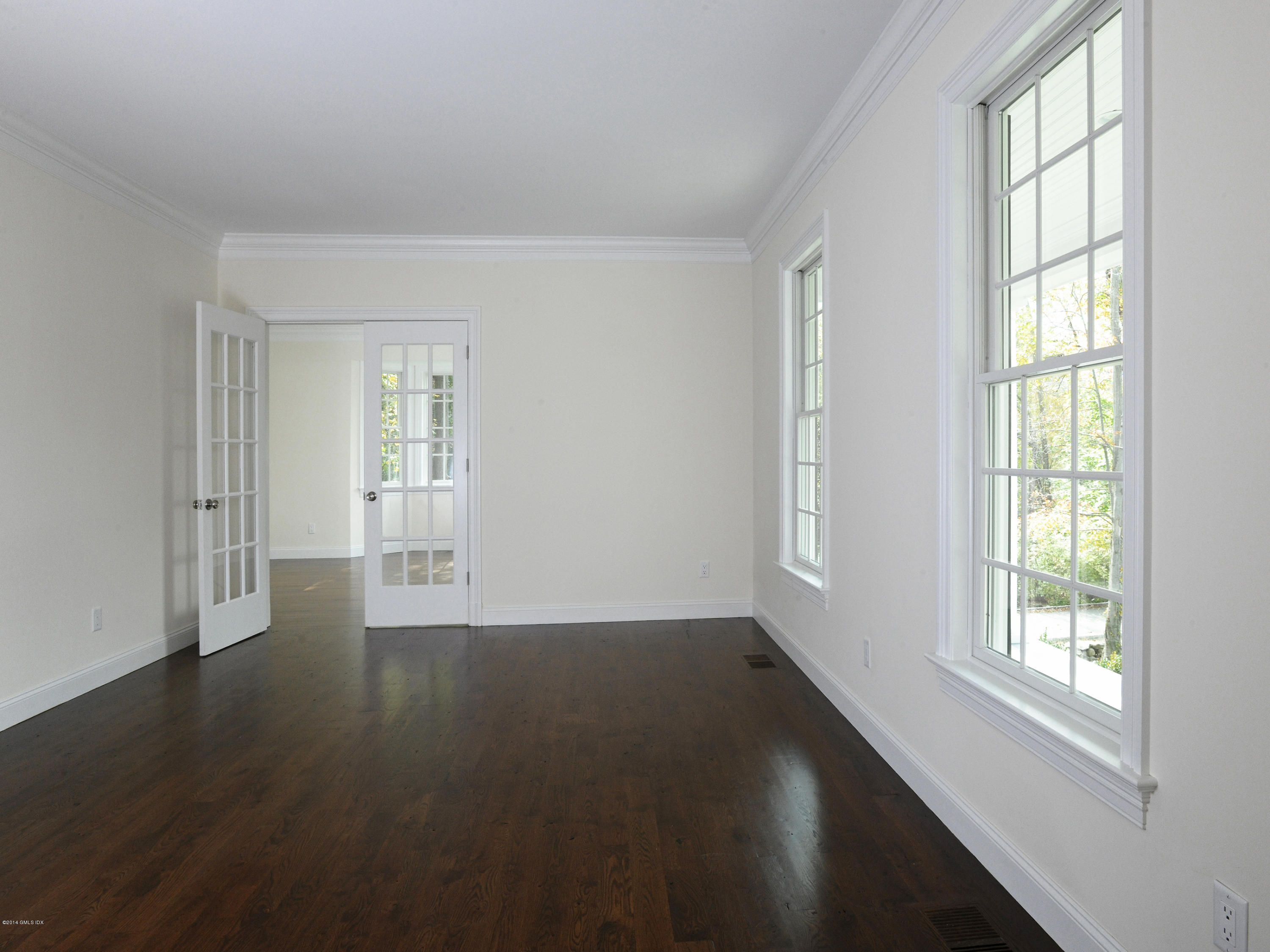 1087 Westover Road Stamford, CT 06902 - Photo 8 of 23 Lv Rm-2