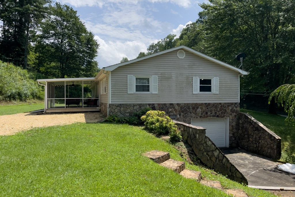 2140 Snowbird Road Robbinsville, NC 28771 - Photo 30 of 33 Gallery Image 30