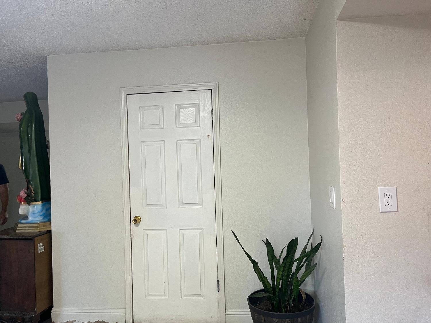 800 Wessmith Way Madera, CA 93638 - Photo 22 of 24 a view of a potted plant in a bathroom